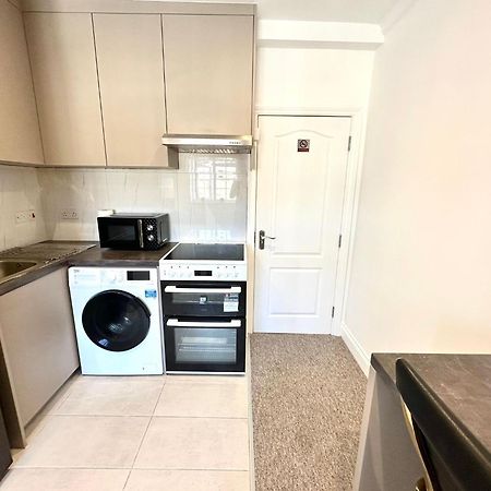 Spectacular Modern, Private Apartment,15 Mins To Central London Hendon Eksteriør billede