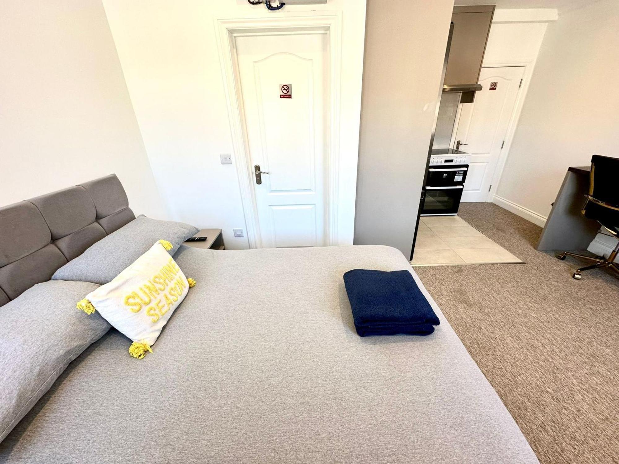 Spectacular Modern, Private Apartment,15 Mins To Central London Hendon Eksteriør billede