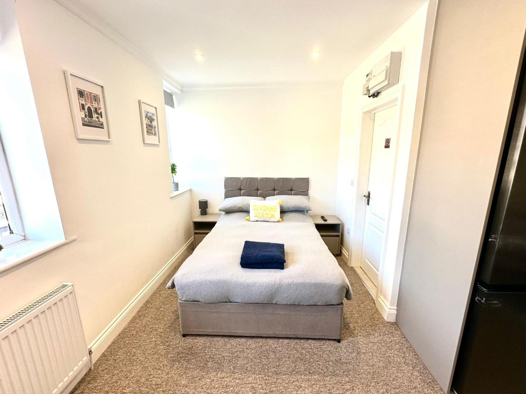 Spectacular Modern, Private Apartment,15 Mins To Central London Hendon Eksteriør billede