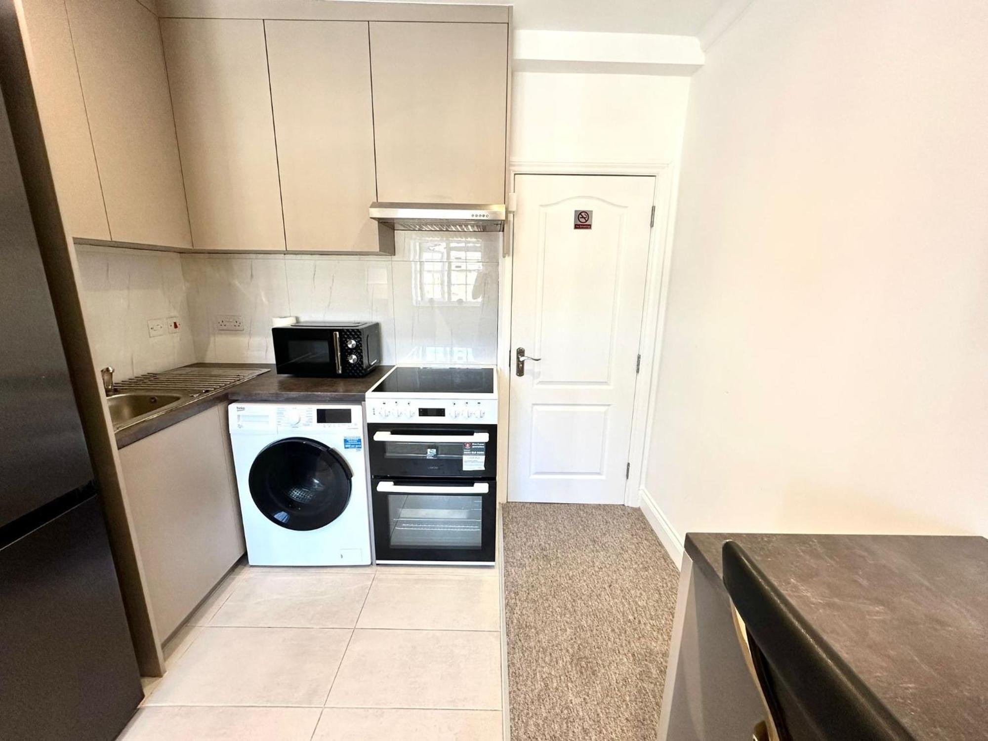 Spectacular Modern, Private Apartment,15 Mins To Central London Hendon Eksteriør billede