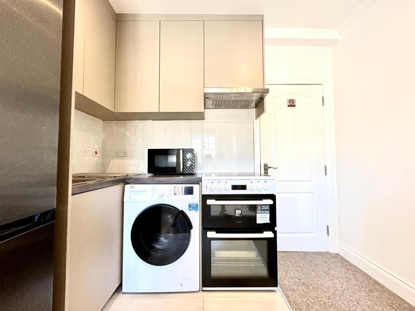 Spectacular Modern, Private Apartment,15 Mins To Central London Hendon Eksteriør billede