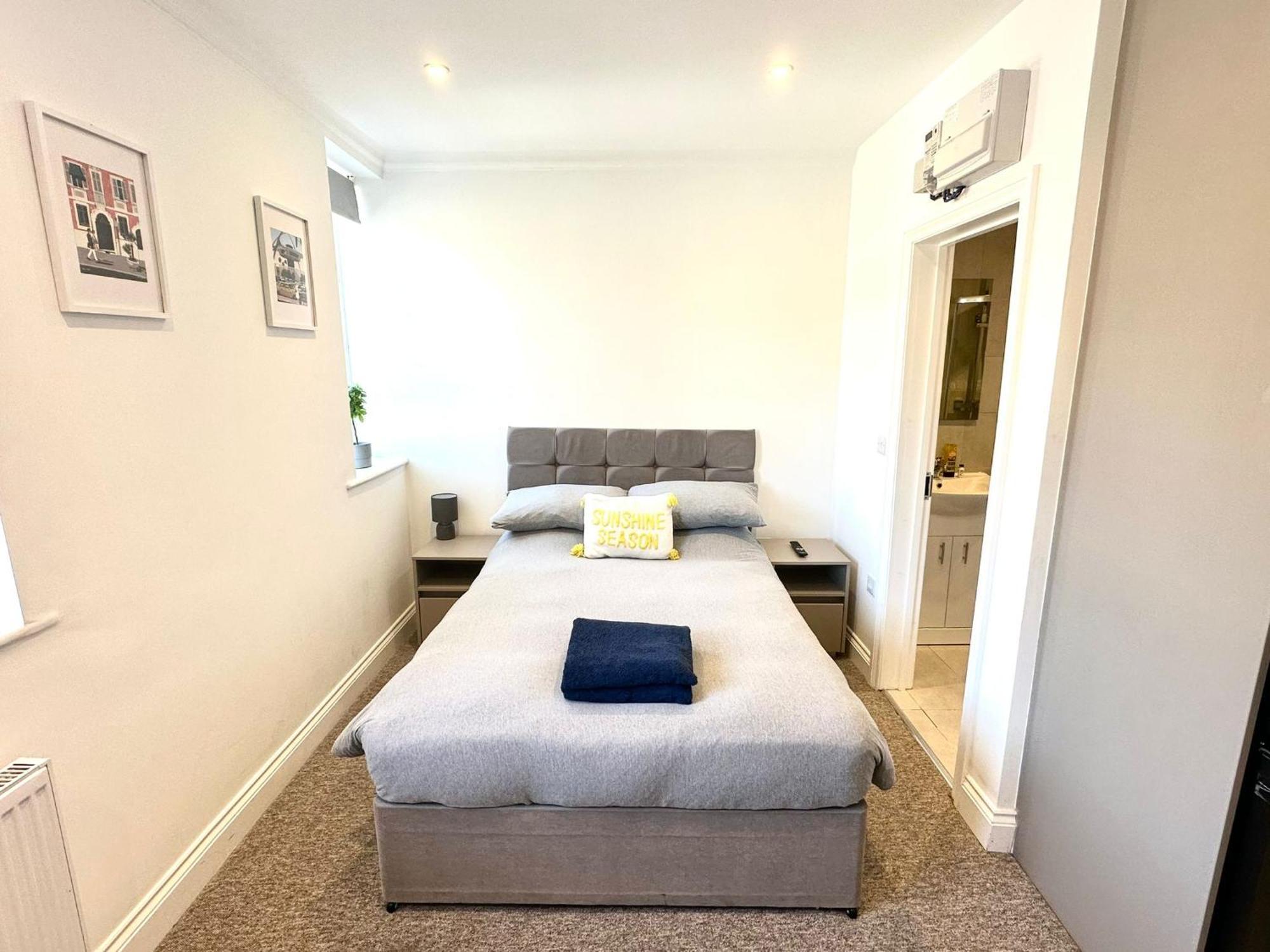 Spectacular Modern, Private Apartment,15 Mins To Central London Hendon Eksteriør billede